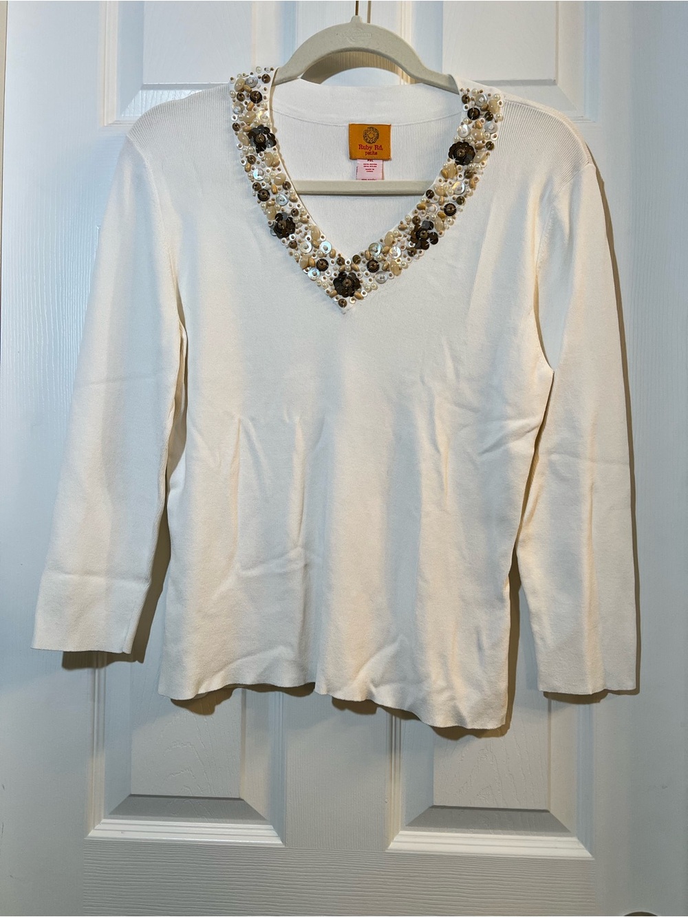 🦋 Beautiful Ruby Rd. Cream V-Neck Sweater with Beaded Trim size xlp